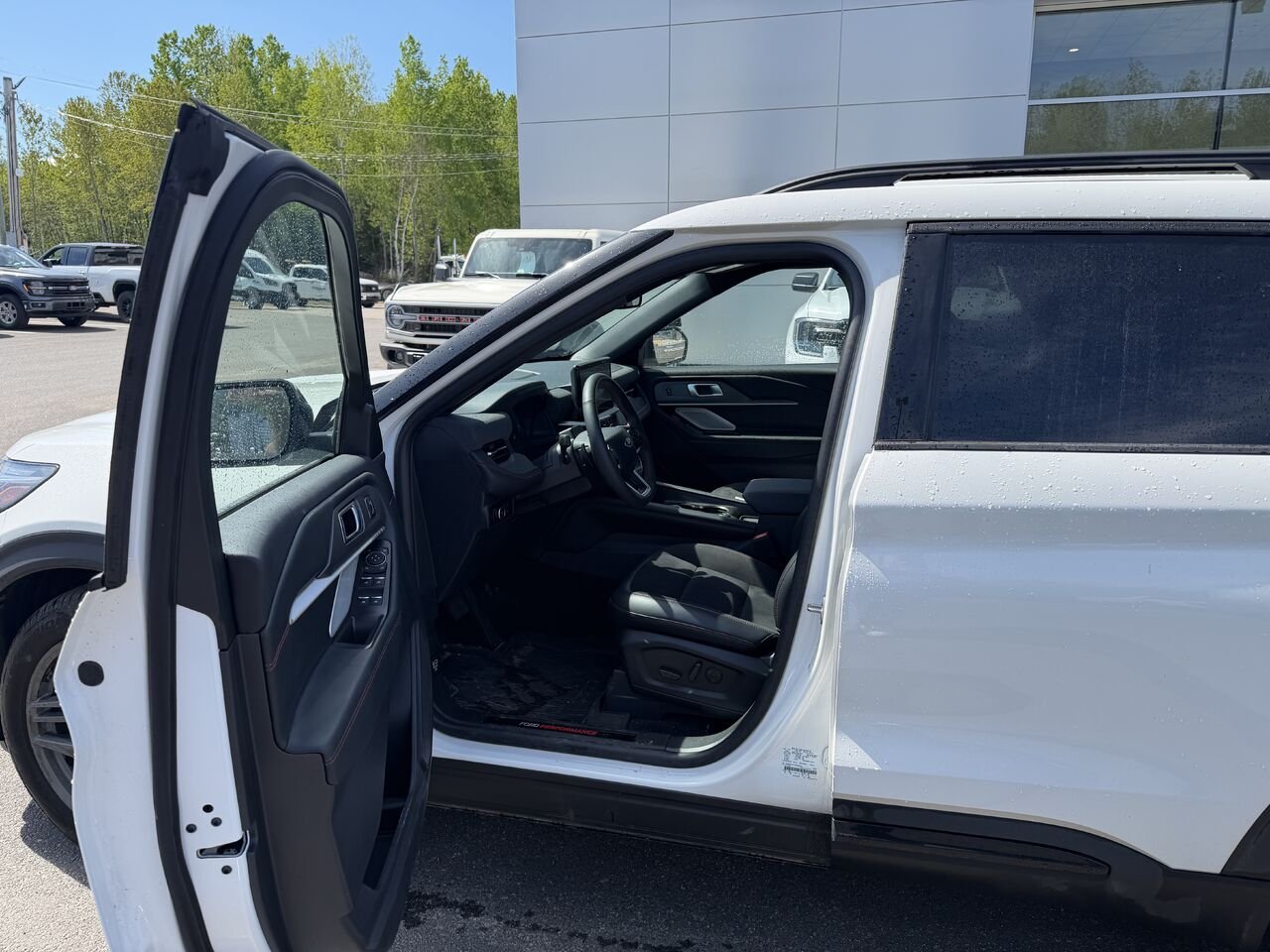 2026 Ford Explorer White Mont-Laurier - photo #9
