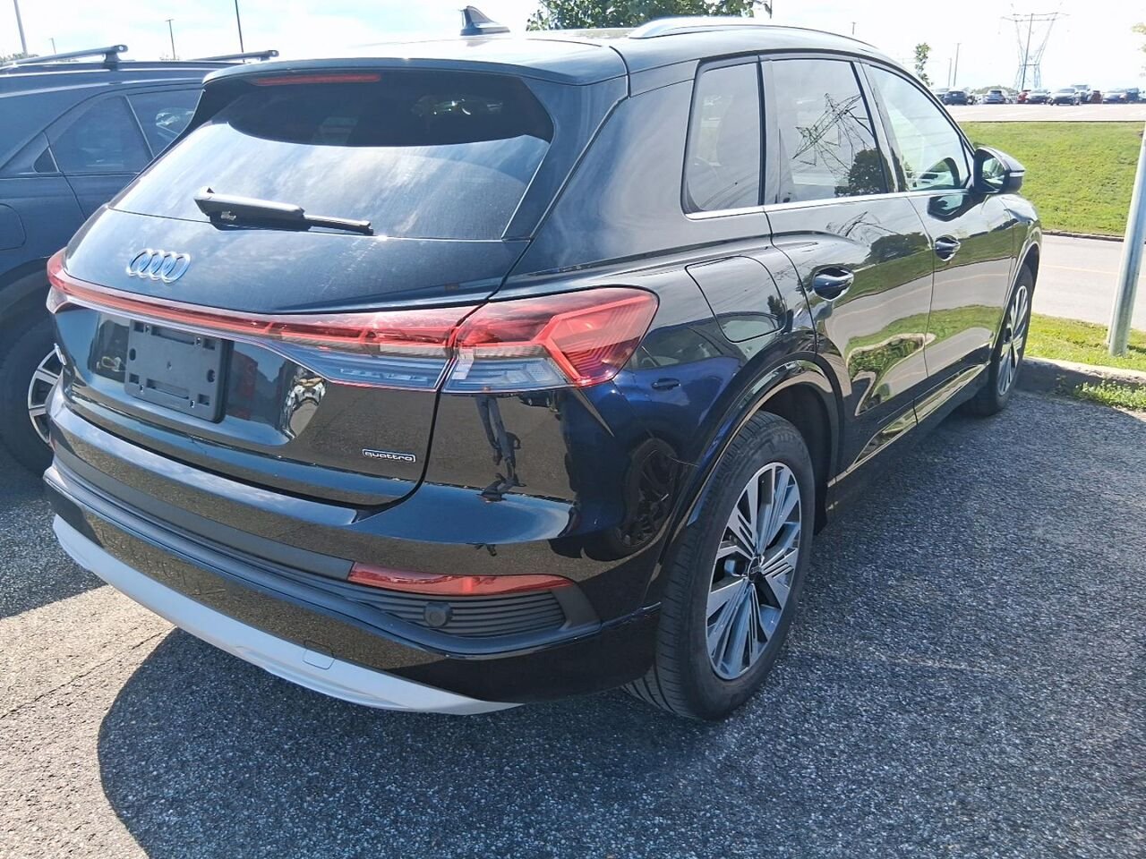 2024 Audi Q4 e-tron QUATTRO Black Québec - photo #1