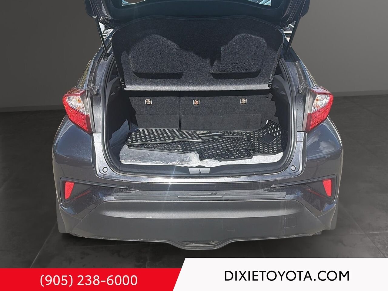 2021 Toyota C-HR XLE PREMIUM FWD / HEATED SEATS / BACK UP CAMERA / ALLOY WHEELS / CARPLAY AND ANDROID AUTO Grey Mississauga - photo #17