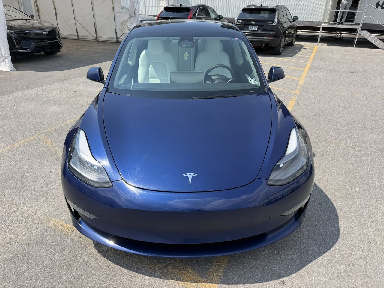 Tesla Model 3 2023 Bleu Laval - photo #4