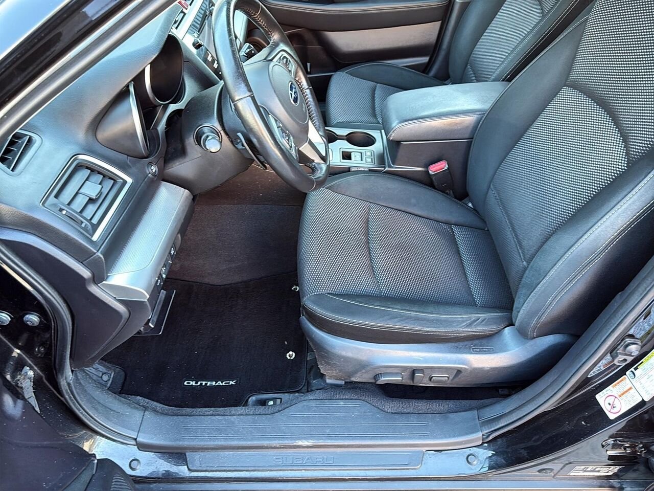 2017 SUBARU OUTBACK 2,5I Black Saint-Hyacinthe - photo #8