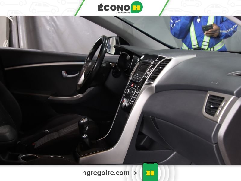 2016 Hyundai Elantra Blue Blainville - photo #24