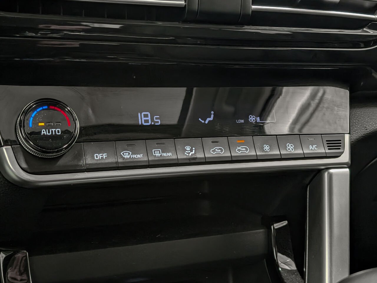 Kia Seltos AWD EX Bas Kilométrage Sièges et Volant Chauffant 2023 Blanc Sherbrooke - photo #11