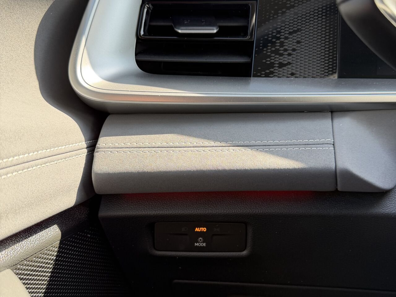 2026 Volkswagen Tiguan Comfortline 4MOTION White Châteauguay - photo #18