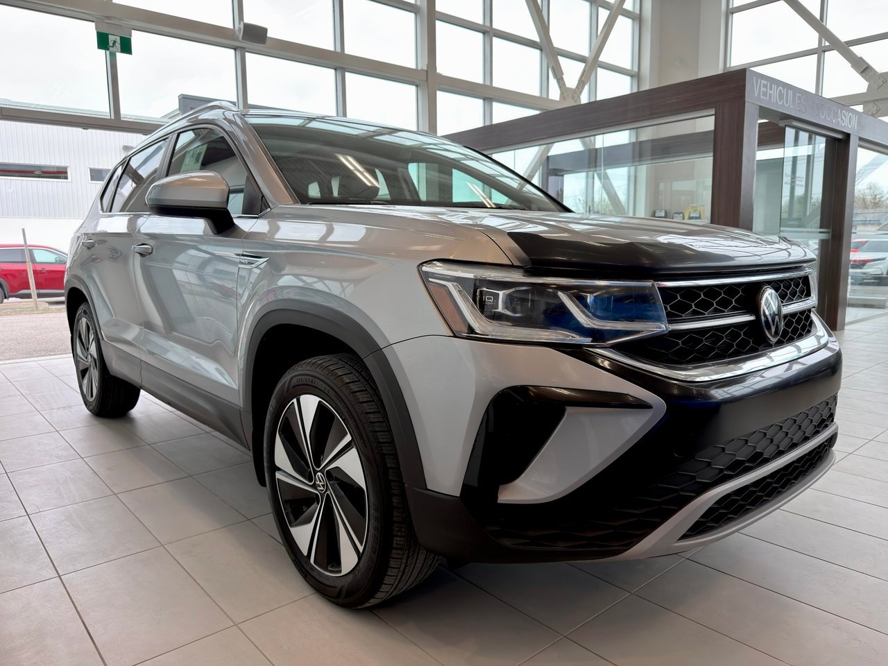 Volkswagen Taos 2023 Argent Notre-Dame-des-Prairies - photo #5