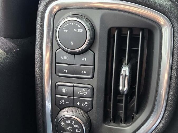 Chevrolet Silverado 1500 2020 Noir  - photo #13