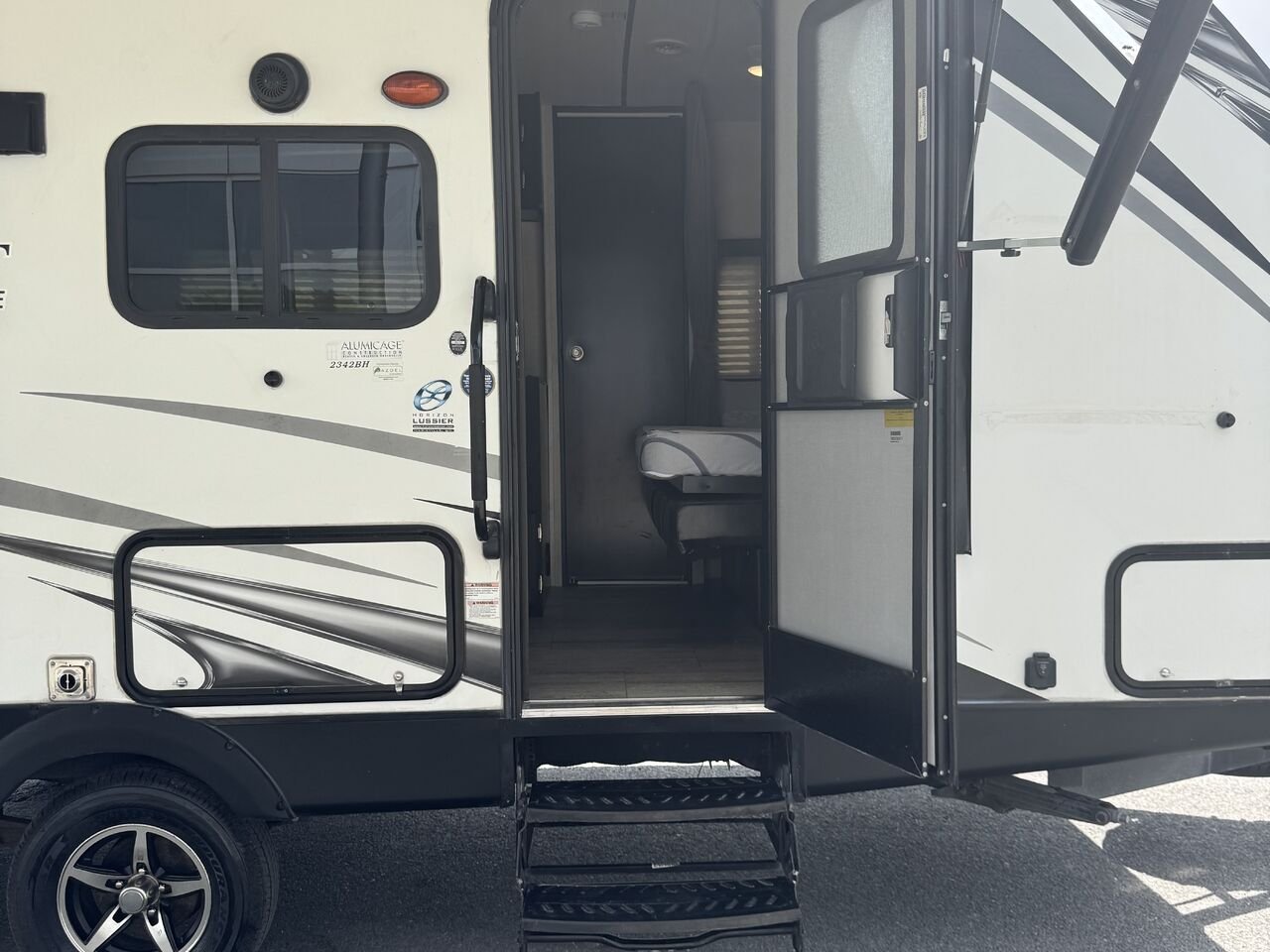 COACHMEN NORTHERN SPIRIT 2342B 2019 Blanc Granby - photo #17