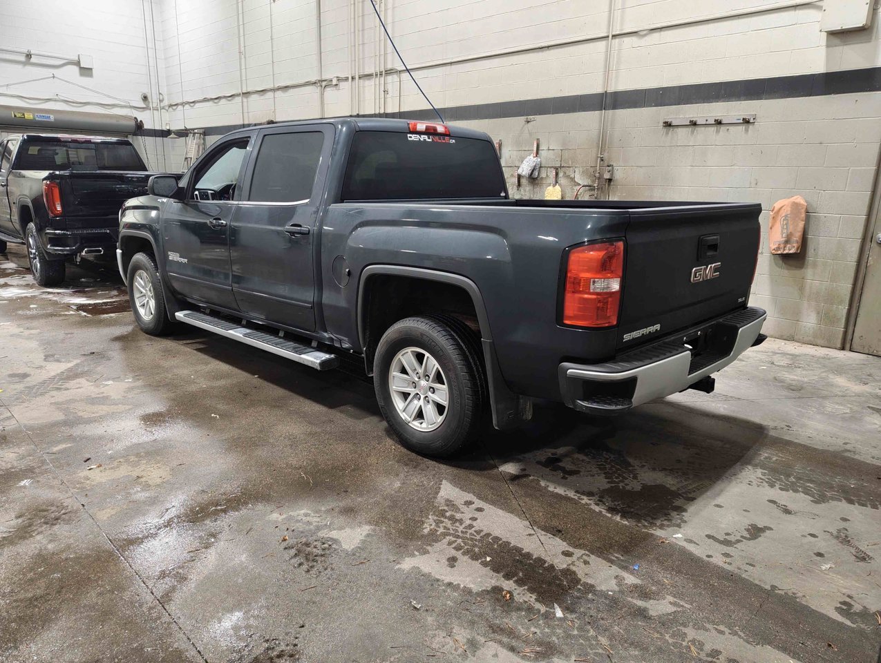 2018 GMC Sierra 1500 4WD Crew Cab 143.5 SLE Grey Sherwood Park - photo #4