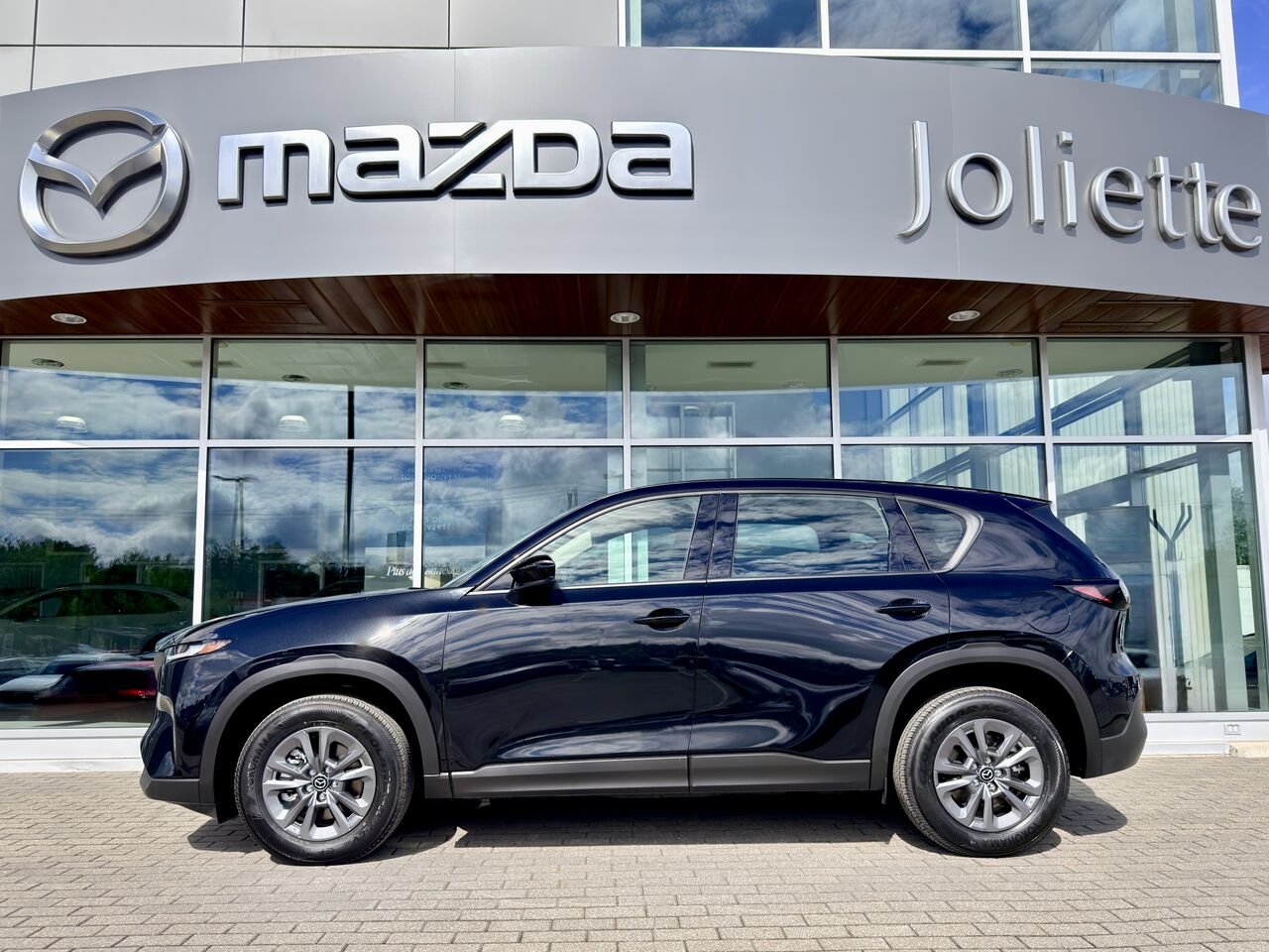 2026 MAZDA CX-5 Jet Black Mica Notre-Dame-des-Prairies - photo #6