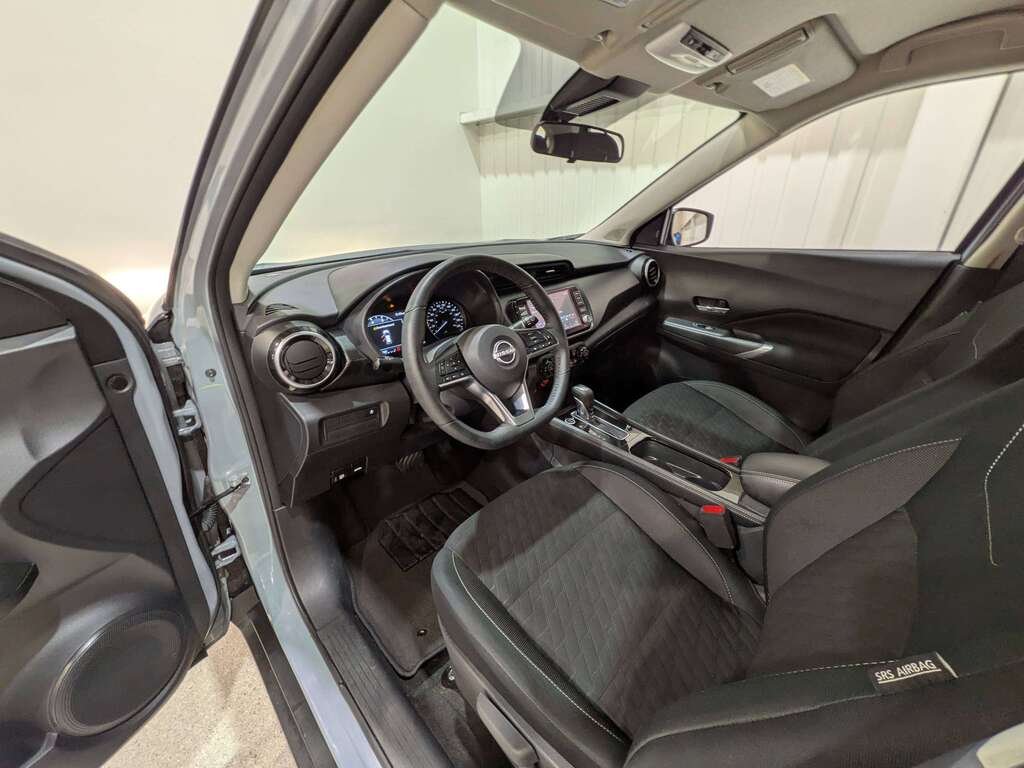 Nissan Kicks SV FWD 2024 Gris Val-David - photo #9