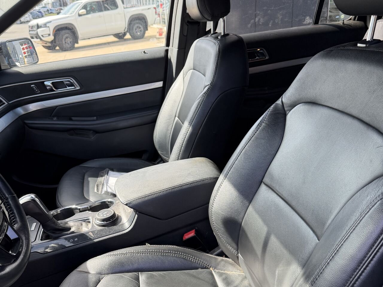 2017 Ford Explorer 4 RM, 4 portes XLT Black Châteauguay - photo #5