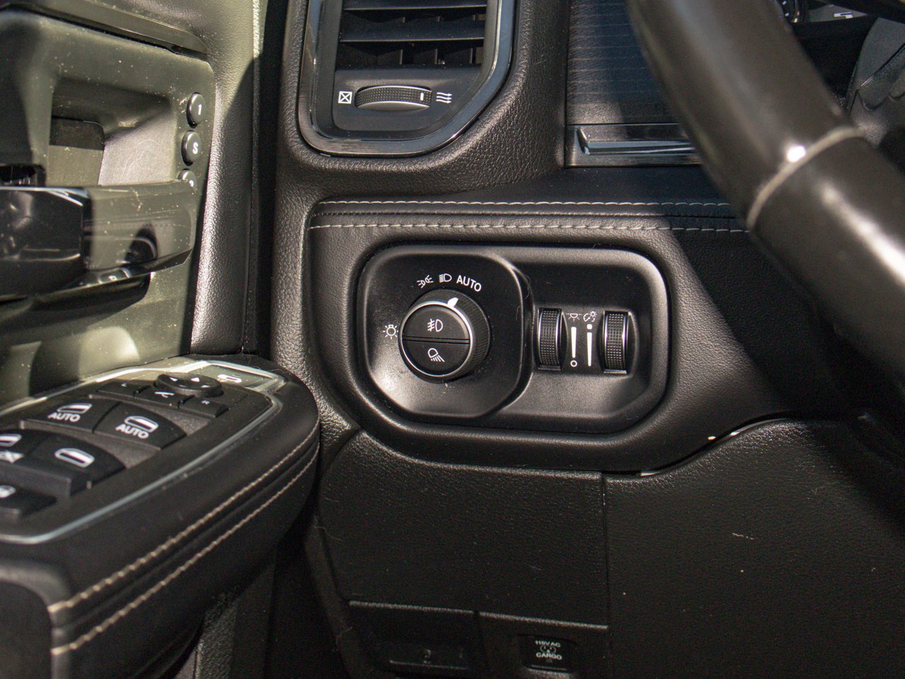 2022 Ram 3500 Limited 4x4 Crew Cab 6'4 Box White Sherwood Park - photo #22