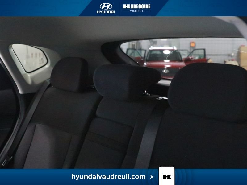 2025 Hyundai Kona Grey Laval - photo #18