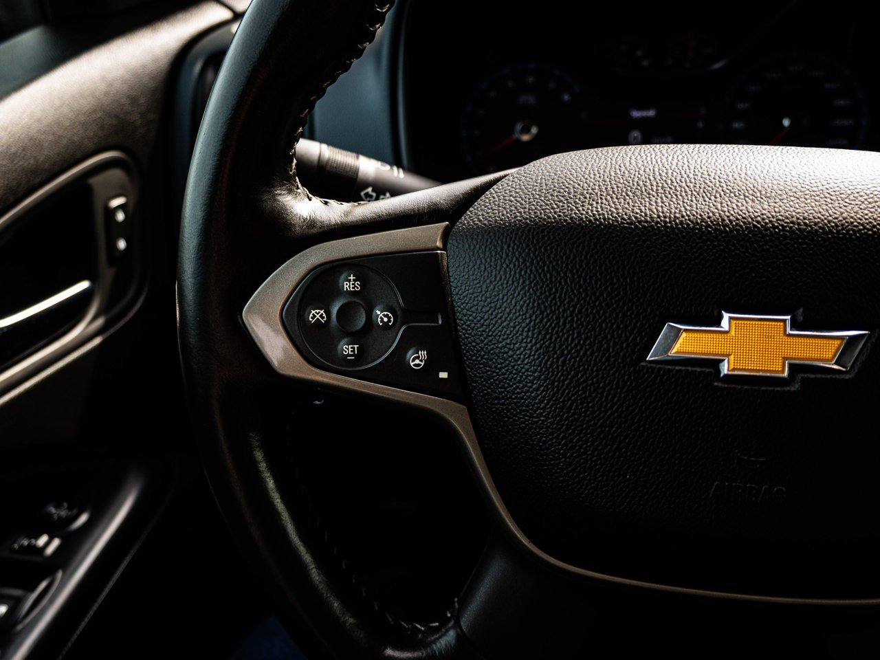2021 Chevrolet Colorado 4WD Crew Cab 128 Z71 Blue Sherwood Park - photo #20