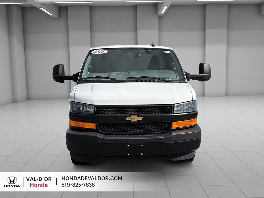 2025 Chevrolet Fourgonnette commerciale tronquée Express 3500 fourgonnette 159 po White