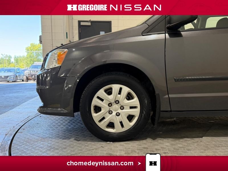 2017 Dodge GR Caravan Grey Laval - photo #11
