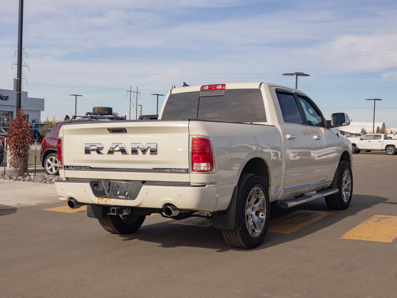 2018 Ram 1500 Limited 4x4 Crew Cab 5'7 Box *Ltd Avail* White Sherwood Park - photo #9
