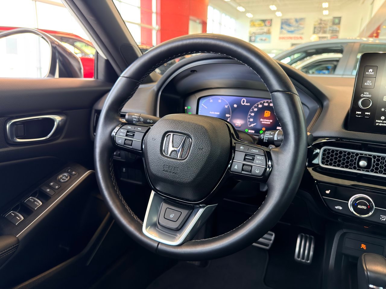 2025 Honda Civic Sedan Hybrid White Notre-Dame-des-Prairies - photo #21
