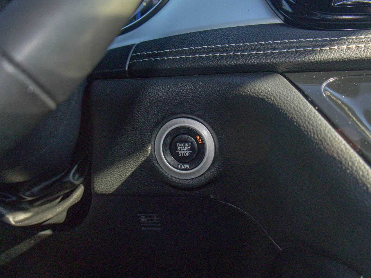 2025 Chrysler Pacifica Limited FWD Blue Sherwood Park - photo #25