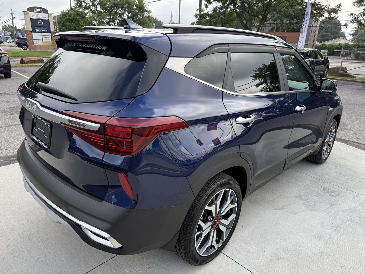 Kia Seltos SX Turbo TI avec intérieur noir 2023 Bleu Châteauguay - photo #5