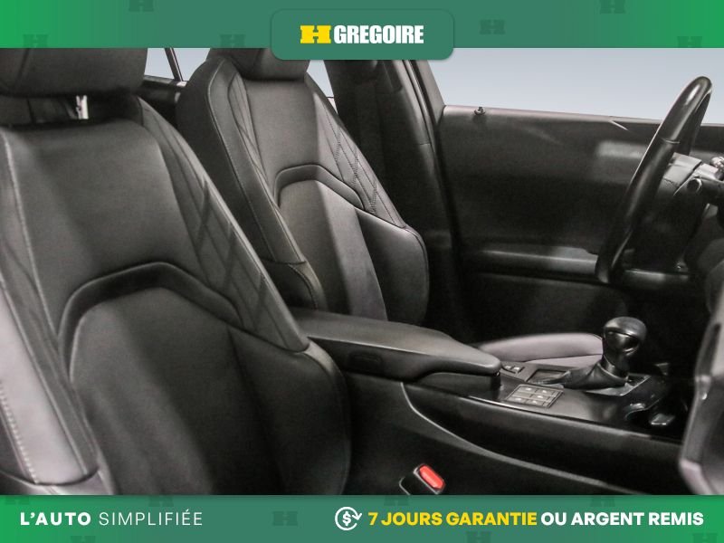 2024 Lexus UX White Saint-Eustache - photo #33
