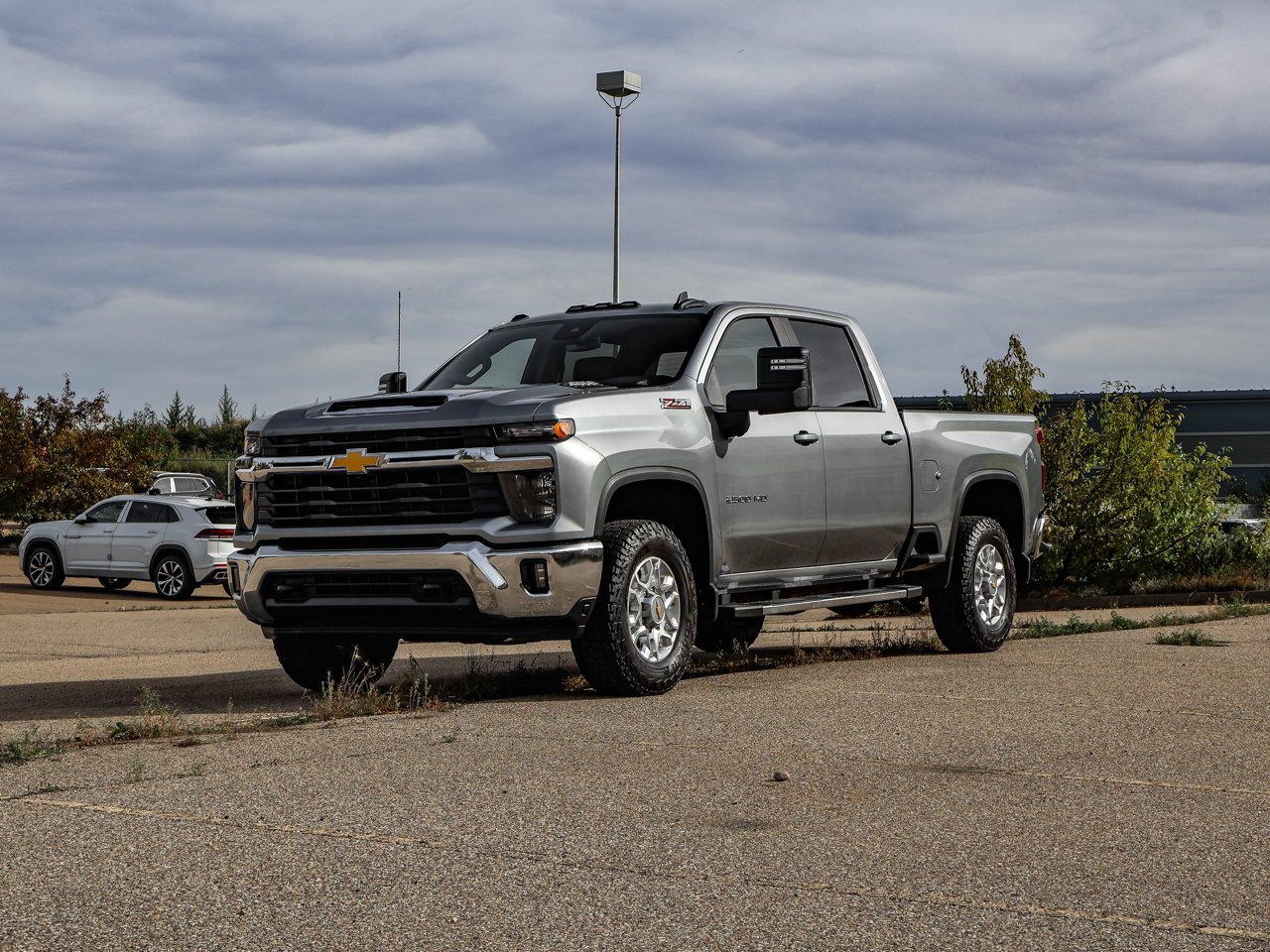 2024 Chevrolet Silverado 2500HD 4WD Crew Cab 159 LT Grey Sherwood Park - photo #3