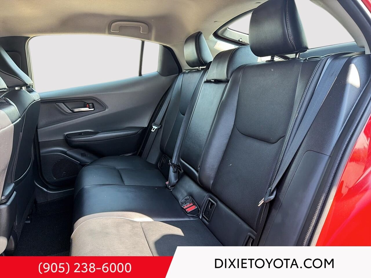 2023 Toyota Prius HYBRID XLE AWD / HEATED SEATS / ALLOY WHEELS / TOYOTA SAFETY SENSE / CARPLAY AND ANDROID AUTO Supersonic Red Mississauga - photo #17