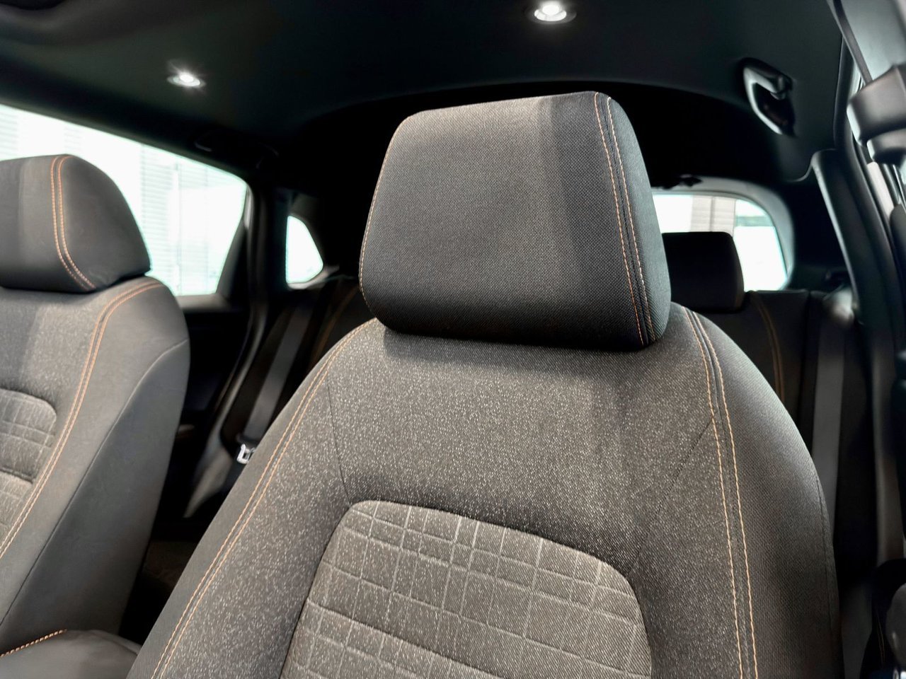 2023 Honda HR-V White Notre-Dame-des-Prairies - photo #13