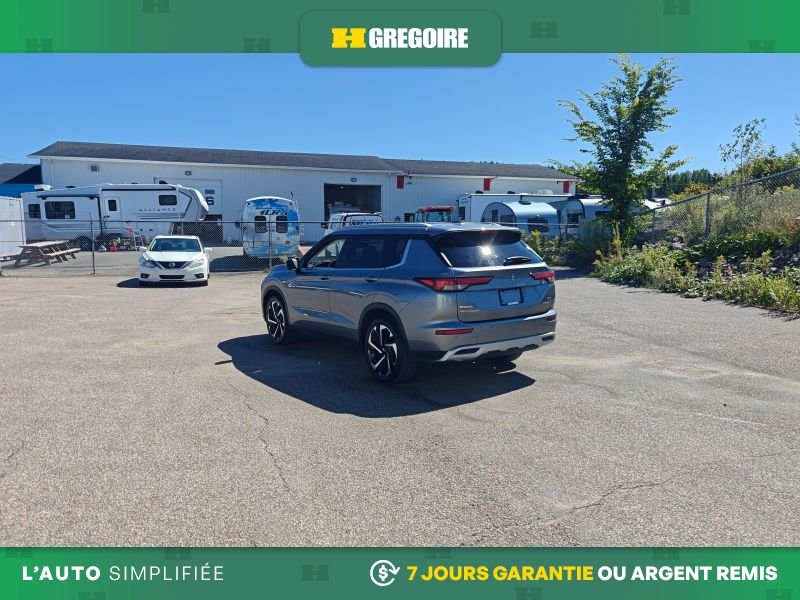 2024 Mitsubishi Outlander Silver Laval - photo #5