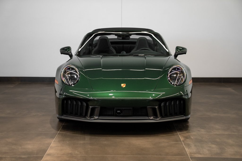 2026 Porsche 911 Green Saint-Eustache - photo #1