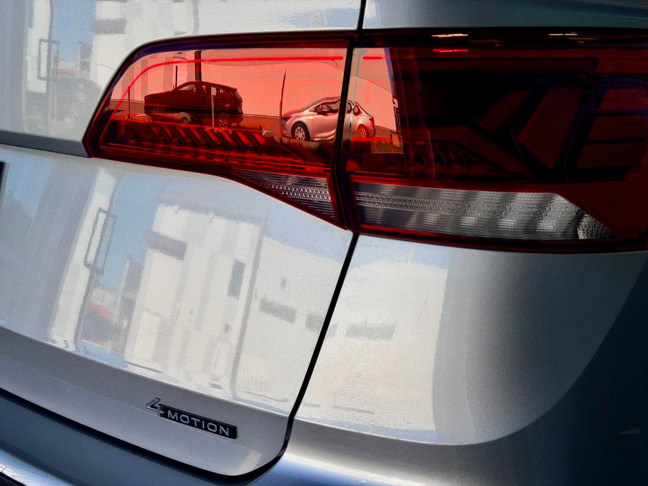 2023 Volkswagen Taos Blue Notre-Dame-des-Prairies - photo #11