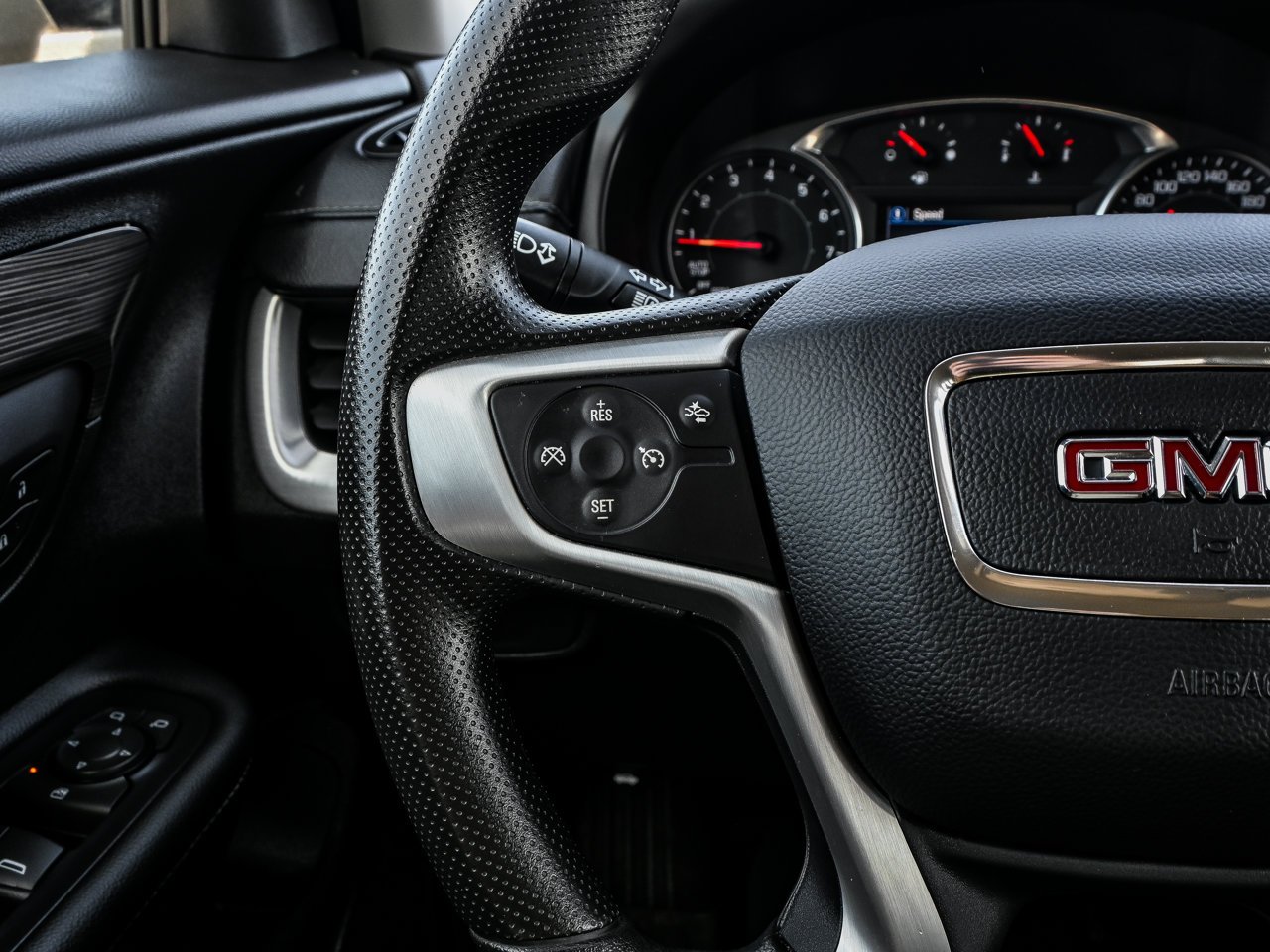 2024 GMC Terrain AWD 4dr SLE White Sherwood Park - photo #20