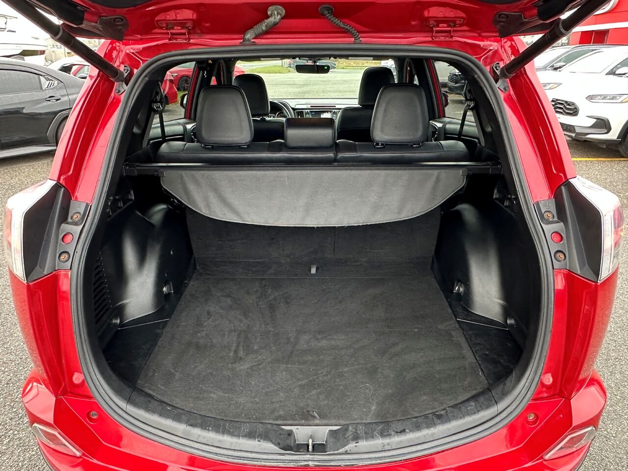 2016 Toyota RAV4 SE RAV4 SE Red Matane - photo #8