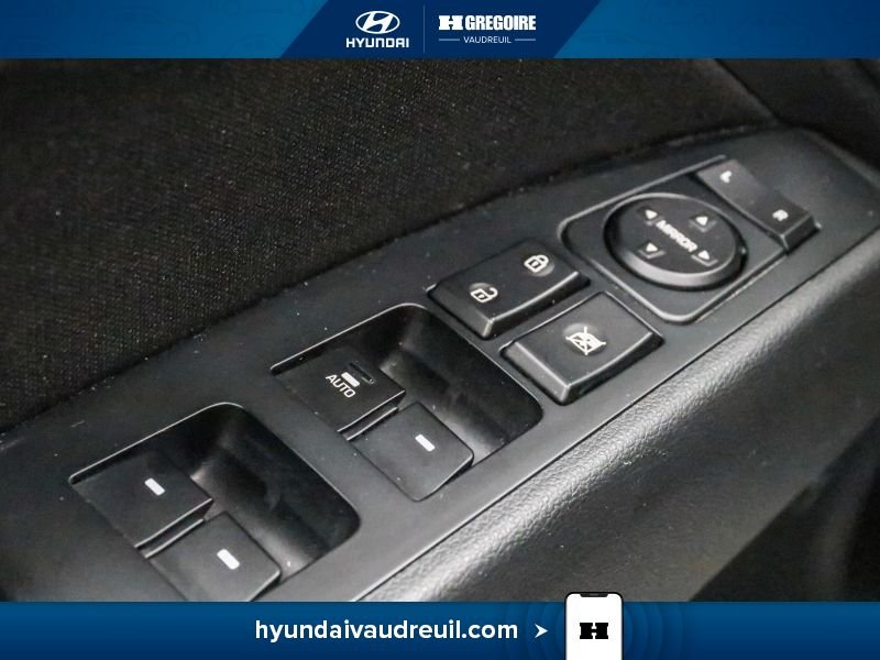 Hyundai Elantra 2018 Argent Saint-Eustache - photo #16