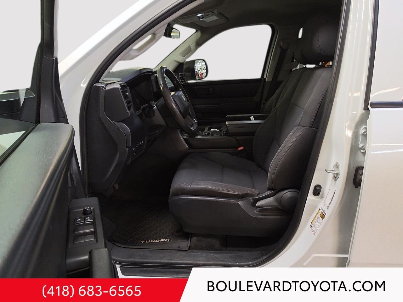 2023 Toyota Tundra 531789-32 | SR DOUBLE CAB, 4x4 White Québec - photo #9