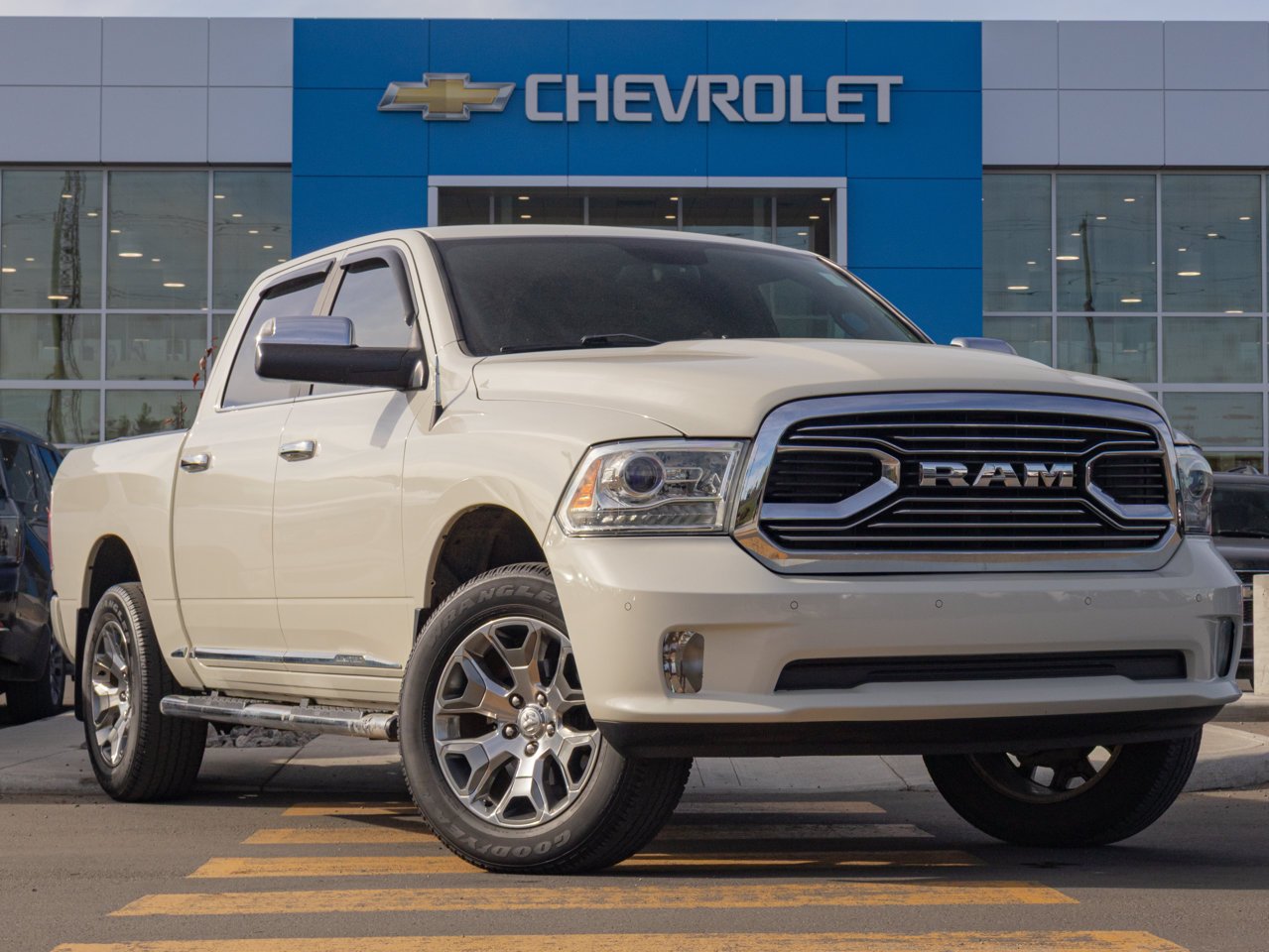 2018 Ram 1500 Limited 4x4 Crew Cab 5'7 Box *Ltd Avail* White Sherwood Park - photo #14