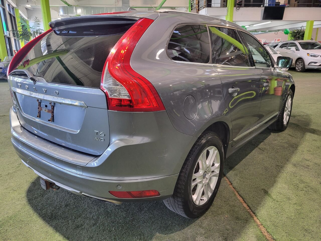 2017 Volvo XC60 Grey  - photo #5