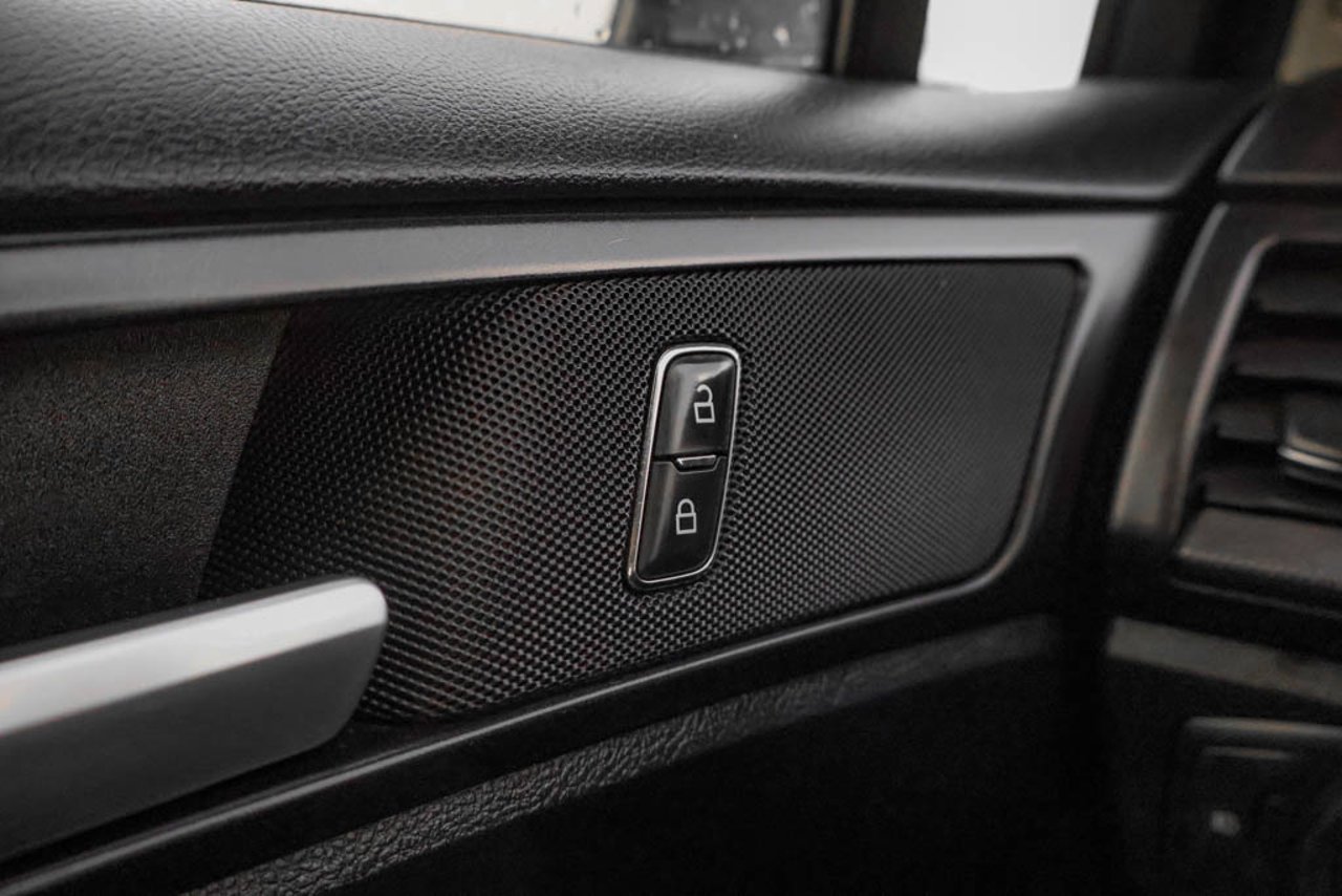 2018 Ford Fusion SE FWD Blue Sherwood Park - photo #16