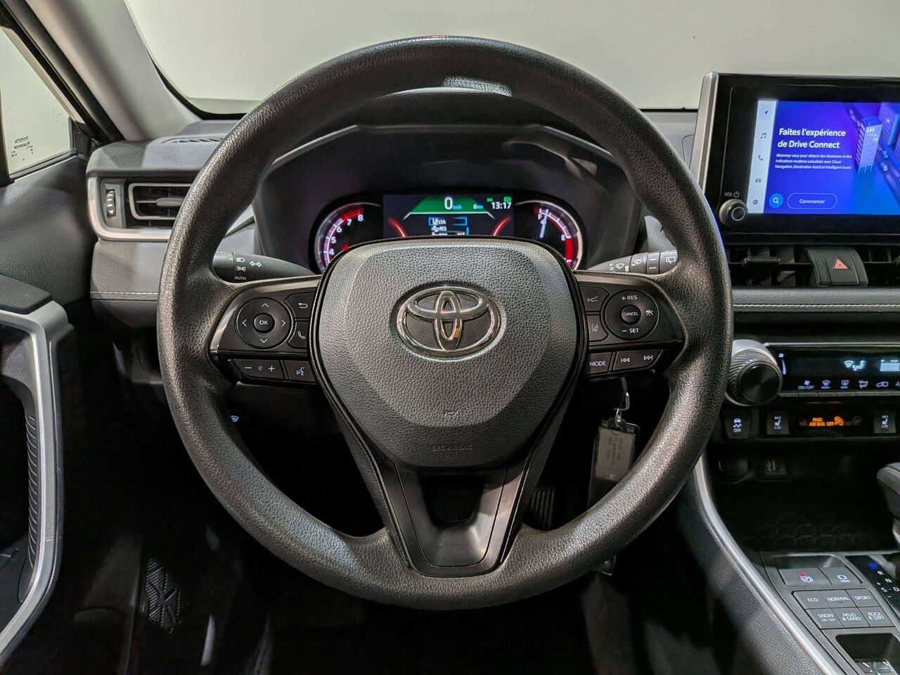 Toyota RAV4 LE AWD 2024 Noir Val-David - photo #12