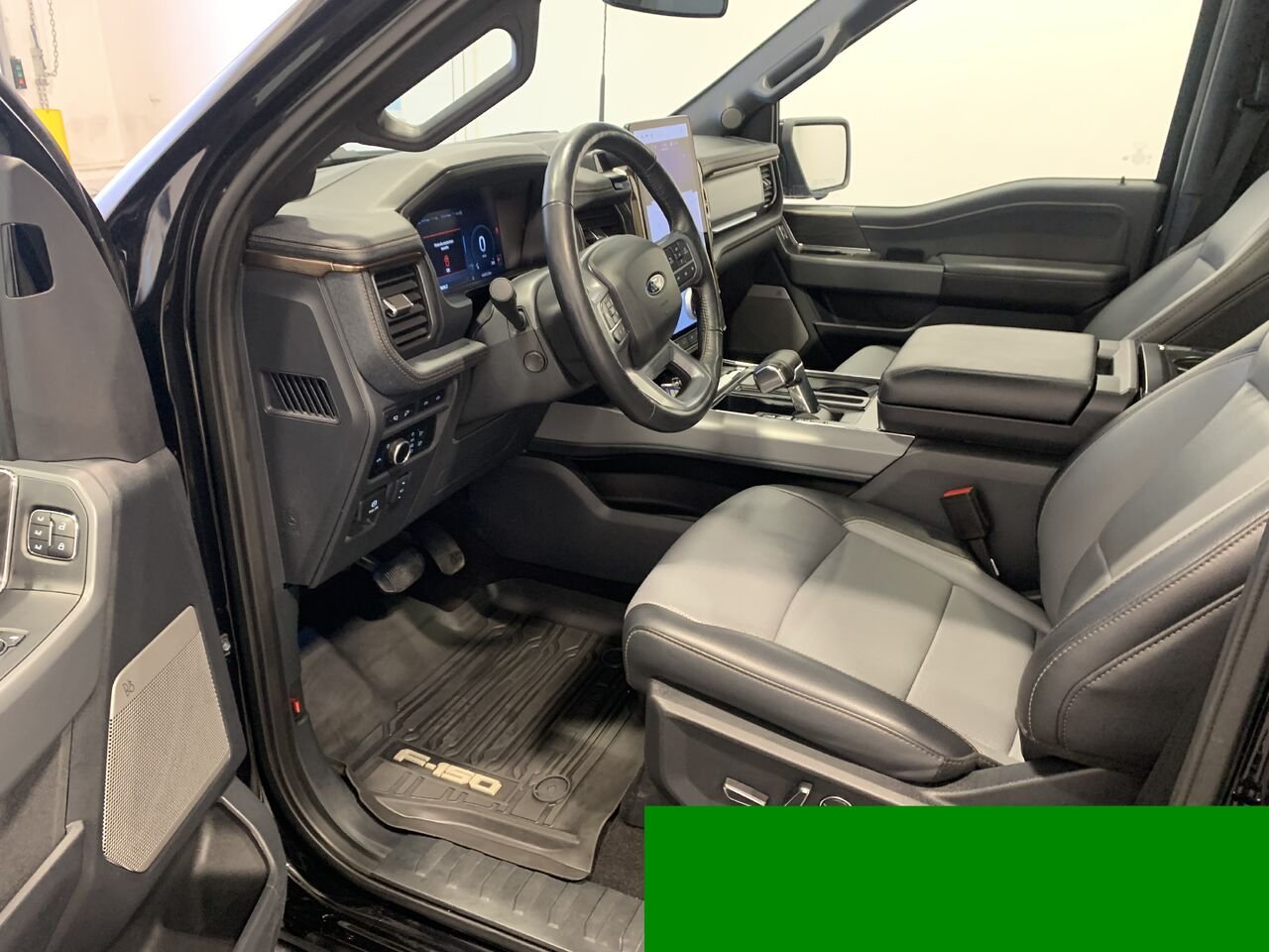 Ford F-150 Lightning LARIAT LARIAT + GROSSE BATTERIE +CUIR + TOIT PANO 2025 Bleu Châteauguay - photo #33