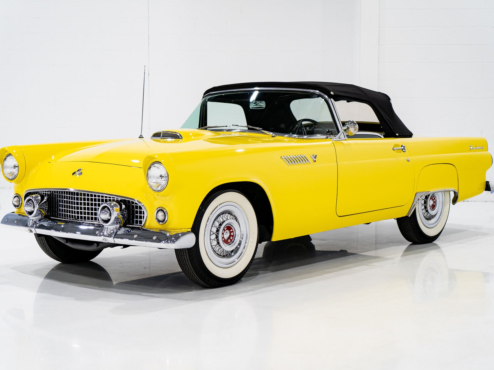 Ford Thunderbird **PRICE IN USD** Fully restored 1955 Montréal - photo #53