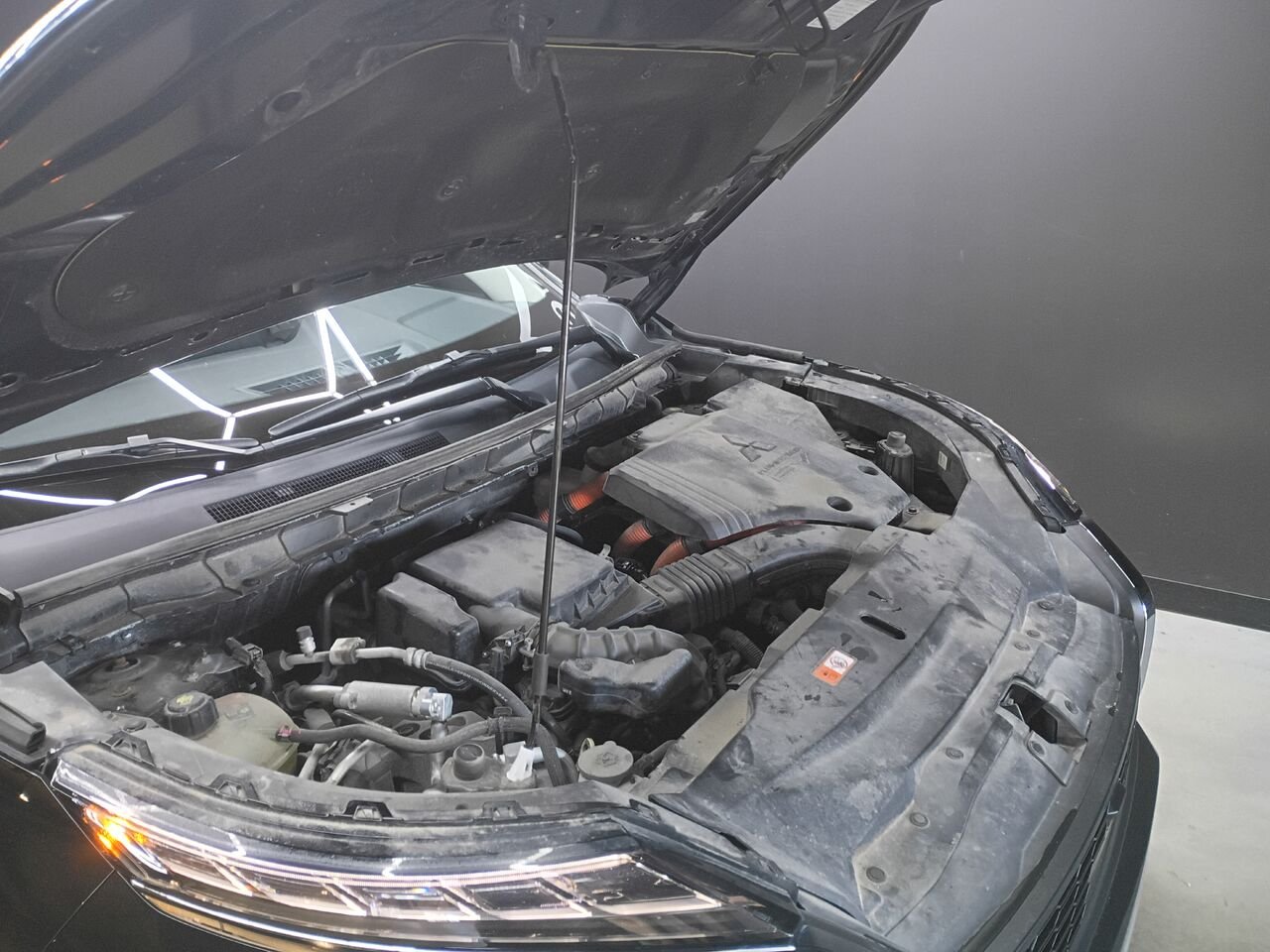 2023 Mitsubishi Outlander Plug-In Hybrid Black Blainville - photo #34