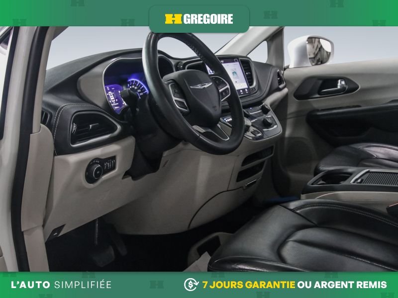 2022 Chrysler Pacifica White Laval - photo #8