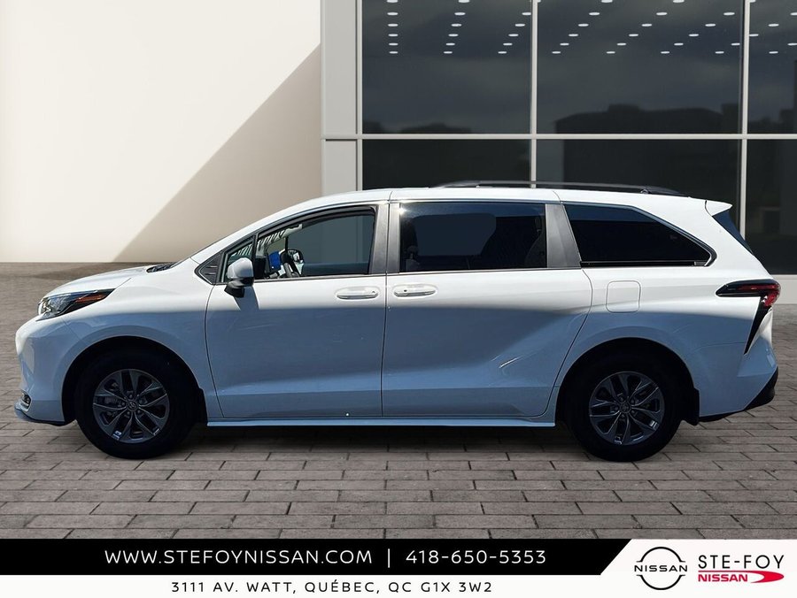2026 Toyota Sienna LE 8 PASSAGERS 2026 White