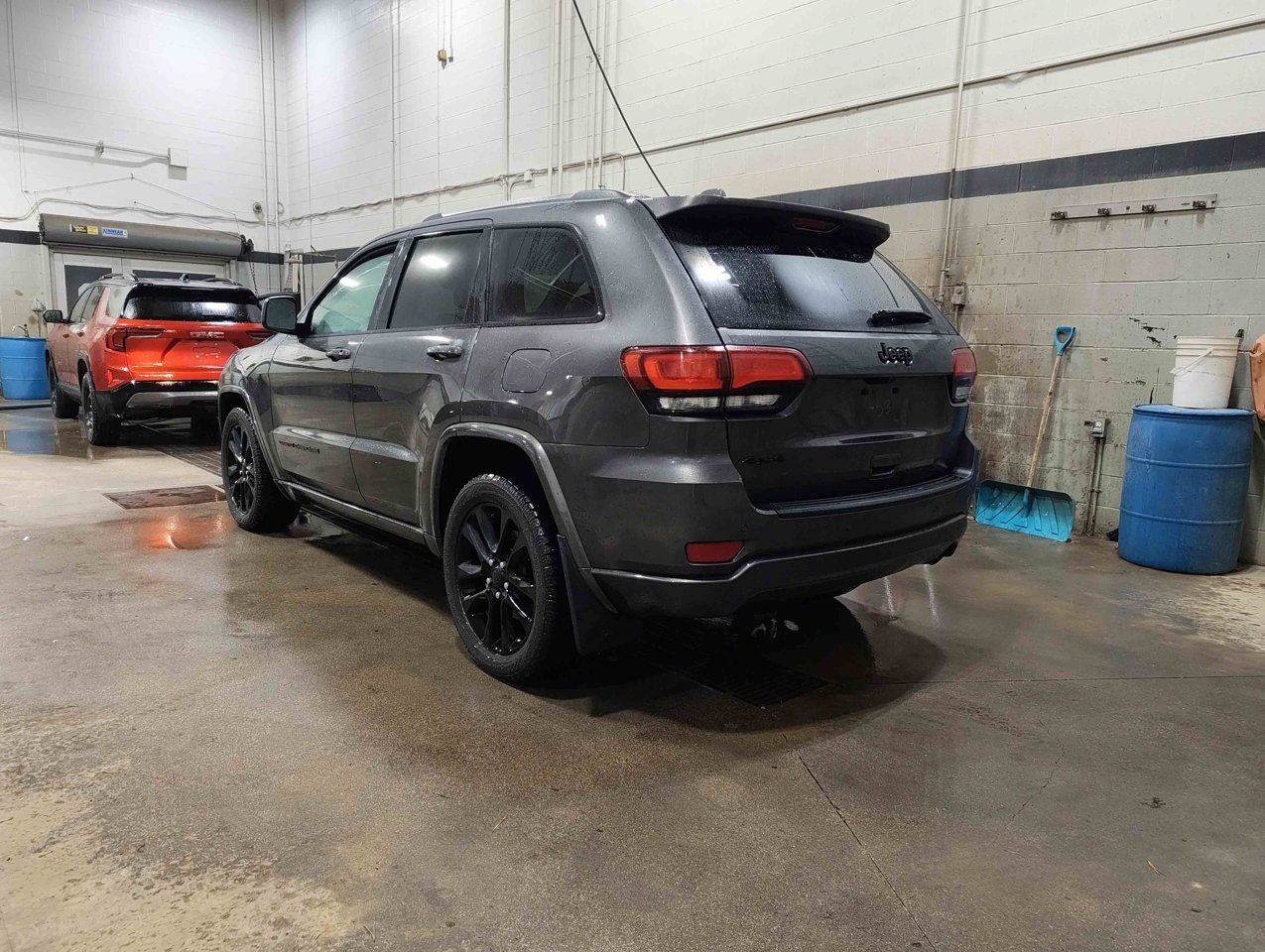 2021 Jeep Grand Cherokee Altitude 4x4 Grey Sherwood Park - photo #4