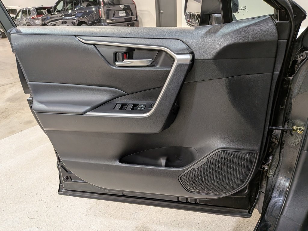 Toyota RAV4 XLE AWD 2024 Gris Val-David - photo #32