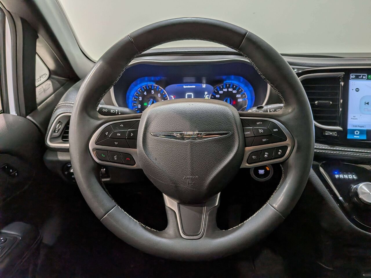 2025 Chrysler Pacifica Select FWD White Val-David - photo #15