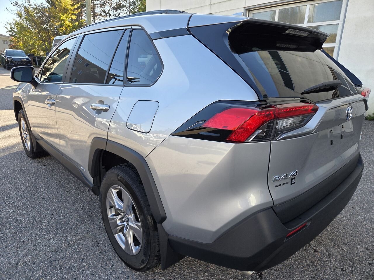 2023 Toyota RAV4 XLE HYBRIDE Silver  - photo #7