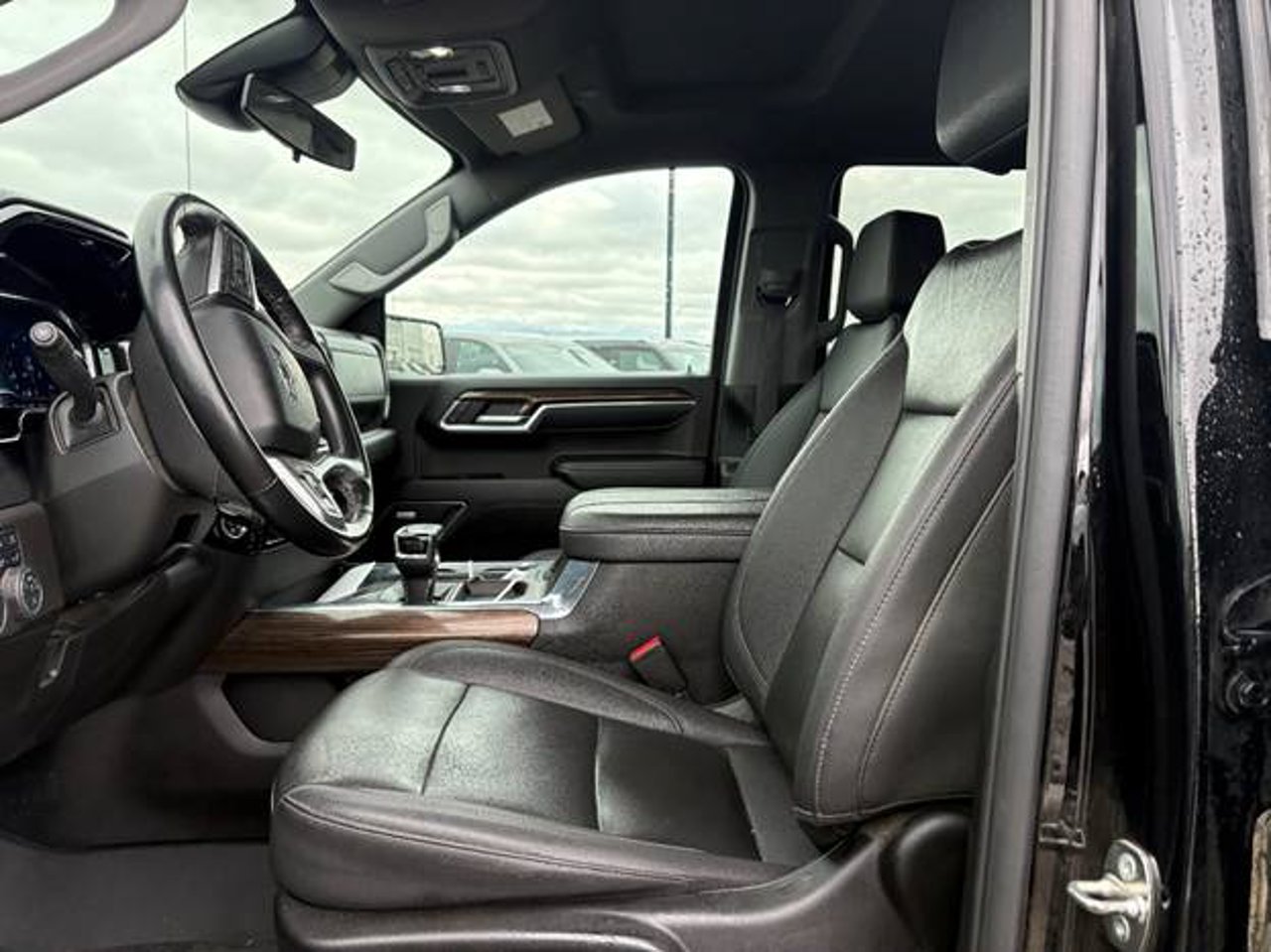2024 Chevrolet Silverado 1500 4WD Crew Cab 147 RST Black Sherwood Park - photo #5