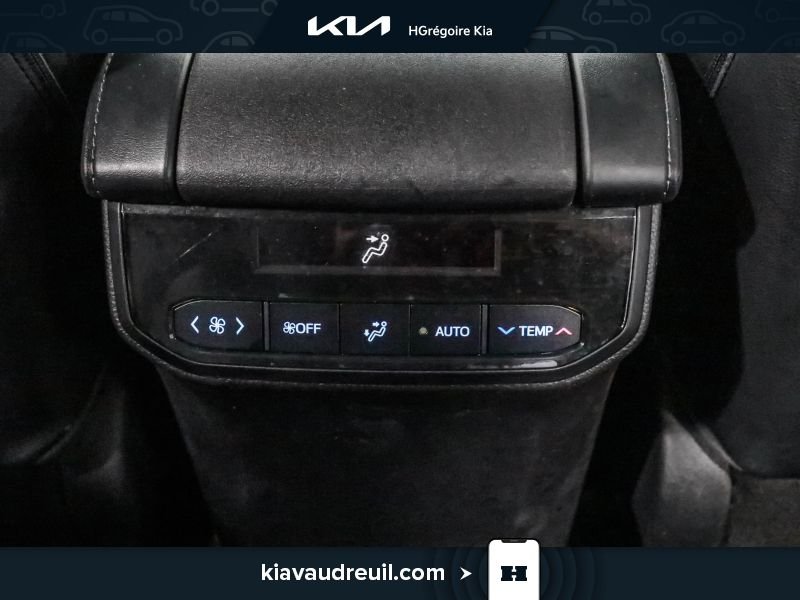 Toyota Highlander 2022 Bleu Laval - photo #27